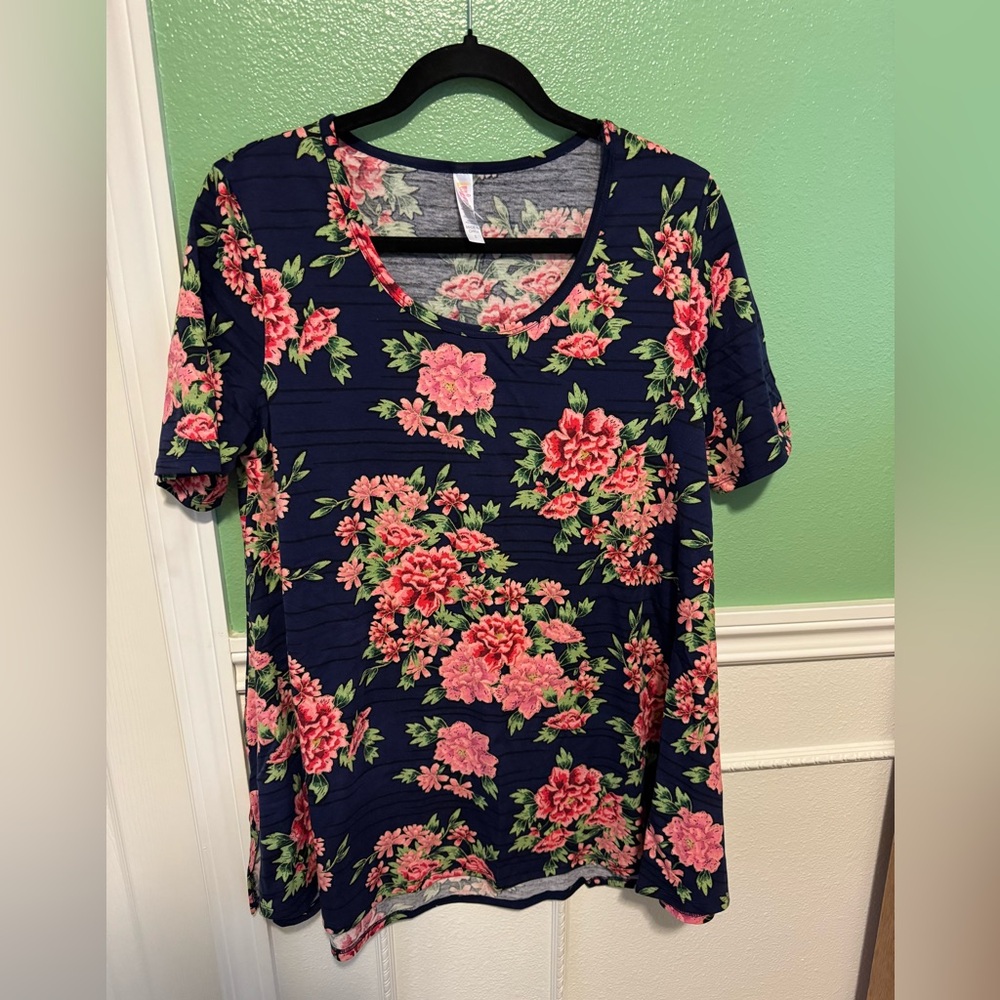 Lularoe Perfect Tee